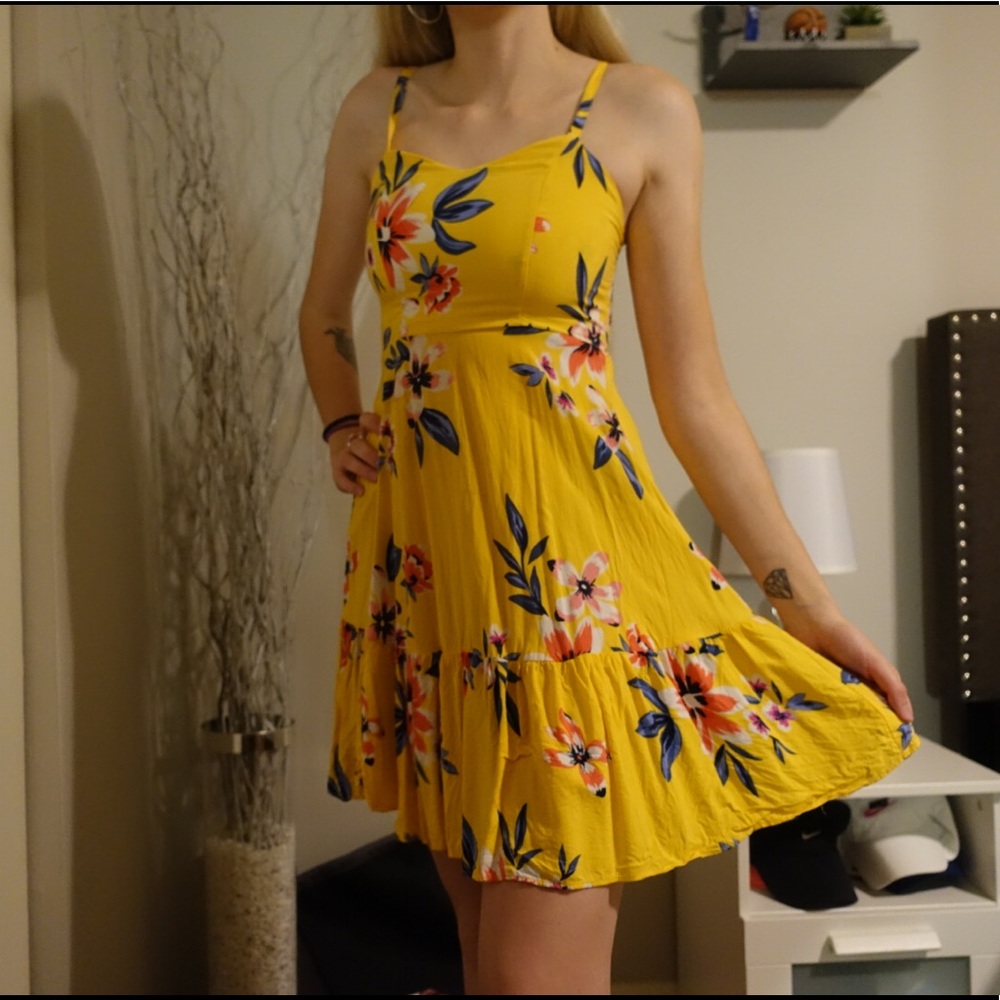 Old Navy Yellow Floral Sleeveless Tiered-Hem Dress